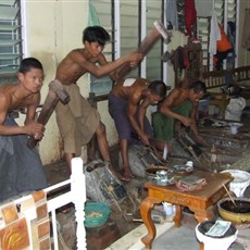 Mandalay - gold leaf workshop