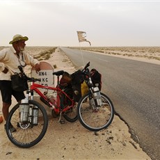 Dusty hut to Tiwilit