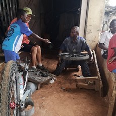 Yamoussoukro - bicycle workshop