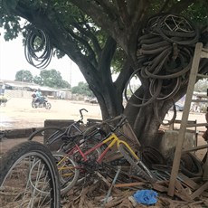 Yamoussoukro - bicycle workshop