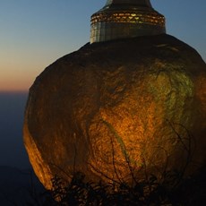 Kyaiktiyo (Golden Rock) pagoda