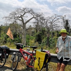 Barra do Dande to petrol station - apple break