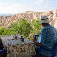 Between Uçhisar and Göreme