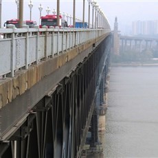 Yangzi River bridge