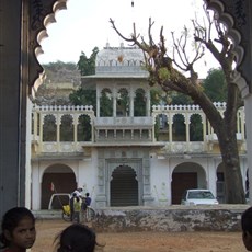 Bassi fort hotel