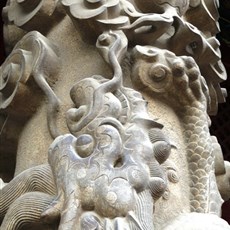 Confucius Temple - dragon pillars