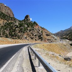 Between Veysel Karani and Bitlis