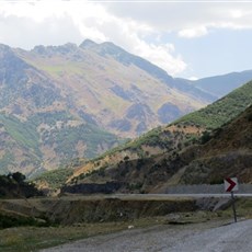 Between Veysel Karani and Bitlis