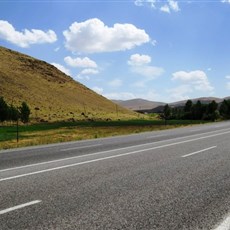 Between Muradiye and Çaldiran
