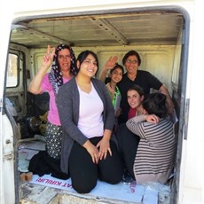 Kurdish family - lift to thermal pools