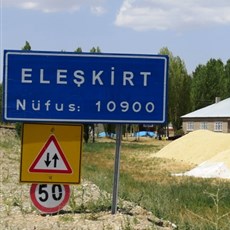 Arriving Eleşkirt