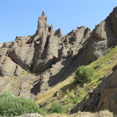 Between Eleşkirt and Horasan