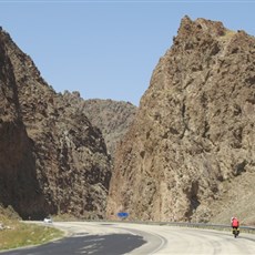 Between Eleşkirt and Horasan