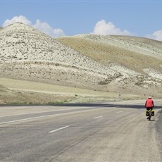 Between Eleşkirt and Horasan