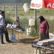 Between Şarkikaarağaç and Beyşehir - tea break