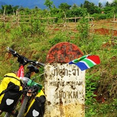 Between Ban Namon and Vang Vieng