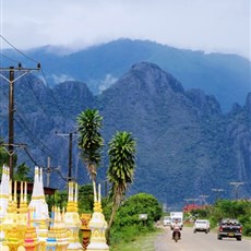 Between Ban Namon and Vang Vieng