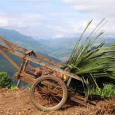 Between Phou Khoun and Kiu Kacham