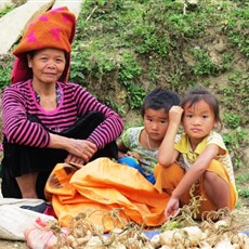 Between Muong Giang and Muong Gion