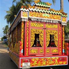 Hoai Nhon - hearse